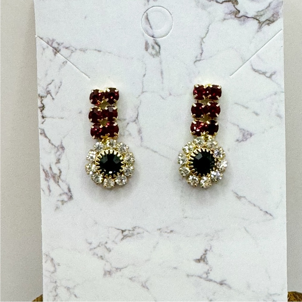 Vintage red green prong set rhinestone flower stud earrings holiday Christmas